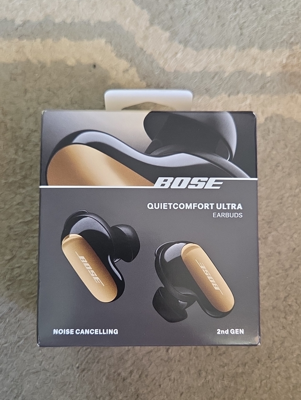 Bose QuietComfort Ultra Earbuds — Black and Gold